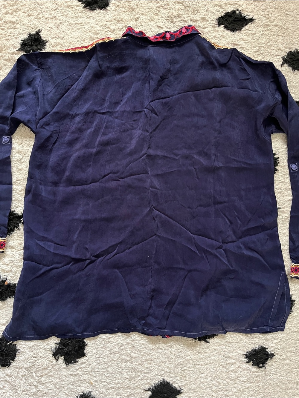 Johnny Was size small Slim Audrey Tunic Navy Embroidered Floral Tunic - Picture 11 of 12